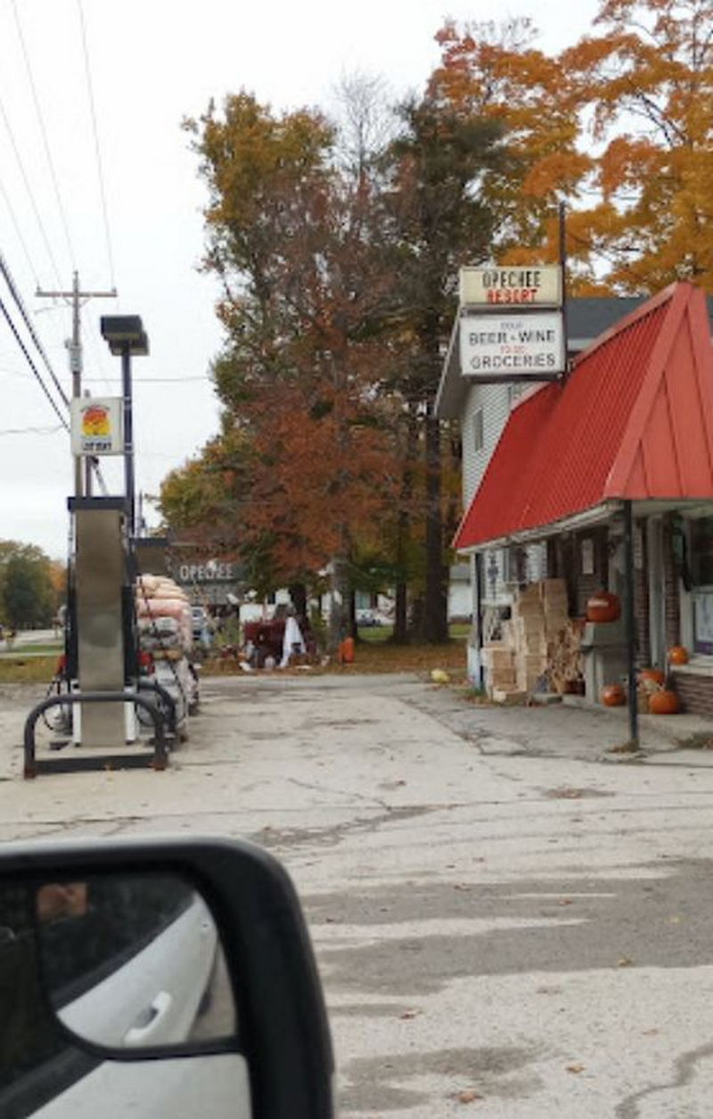 Opechee Motel (Opechee Resort, Opechees) - 2022 Street View (newer photo)